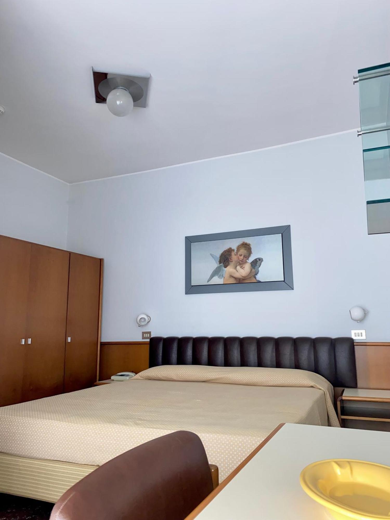 Hotel Astoria Pineto Extérieur photo