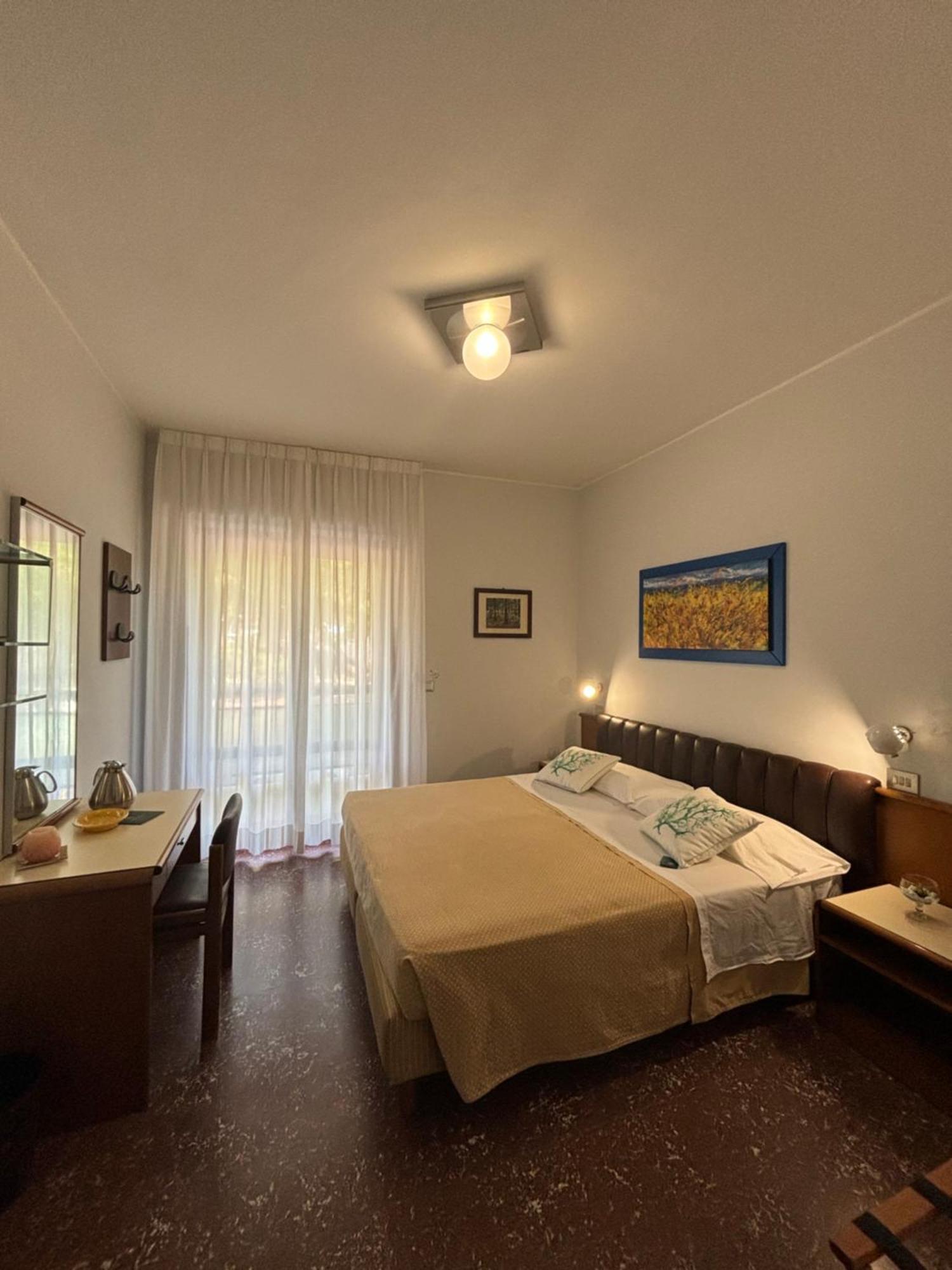 Hotel Astoria Pineto Extérieur photo